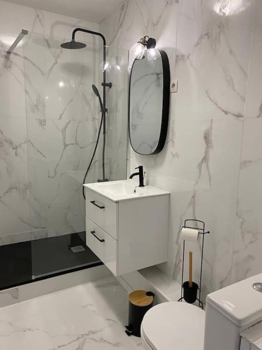 Appartement Cosy Au Coeur De La Ville Aurillac Eksteriør bilde